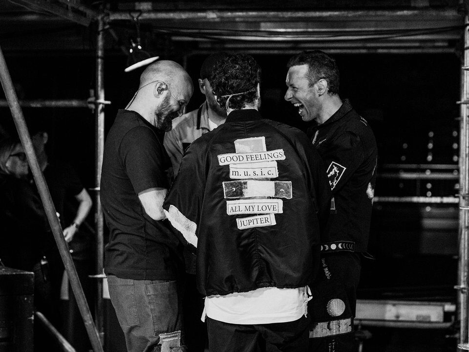 coldplay-drops-stunning-hong-kong-tour-pics-guy-s-birthday-bash-steals-the-show-e1744552233229.jpg