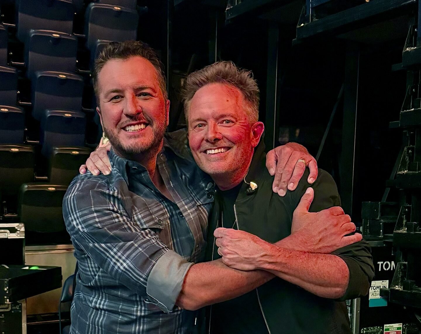 luke-bryan-joins-chris-tomlin-for-surprise-performance-e1745070371299.jpg
