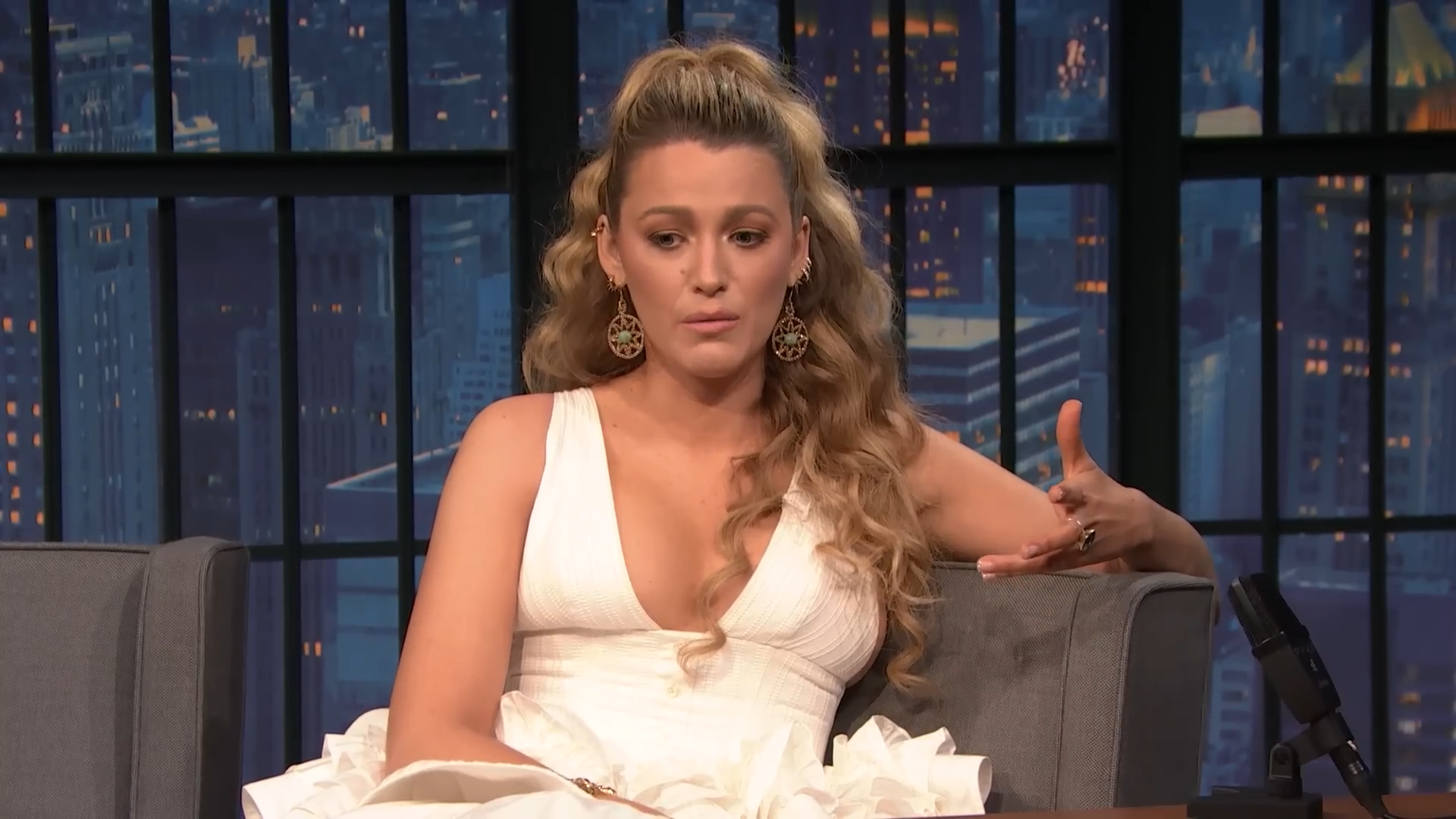 0502_blakelively_01.png