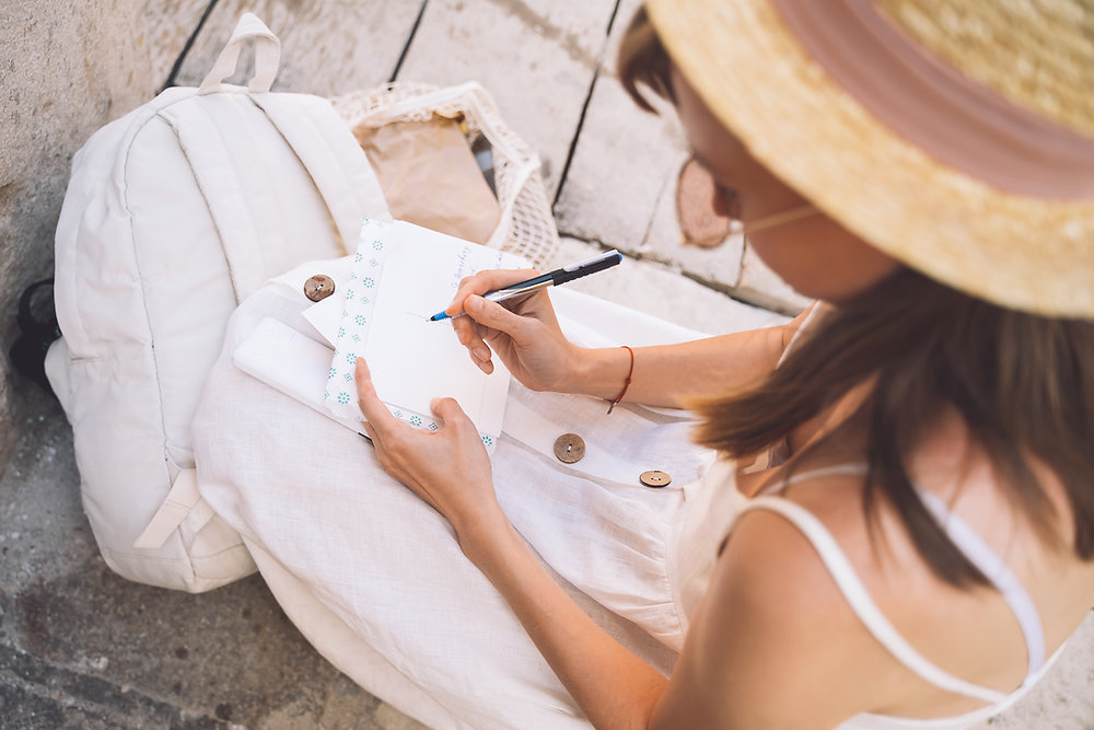 10 Journal Prompts for Body Acceptance
