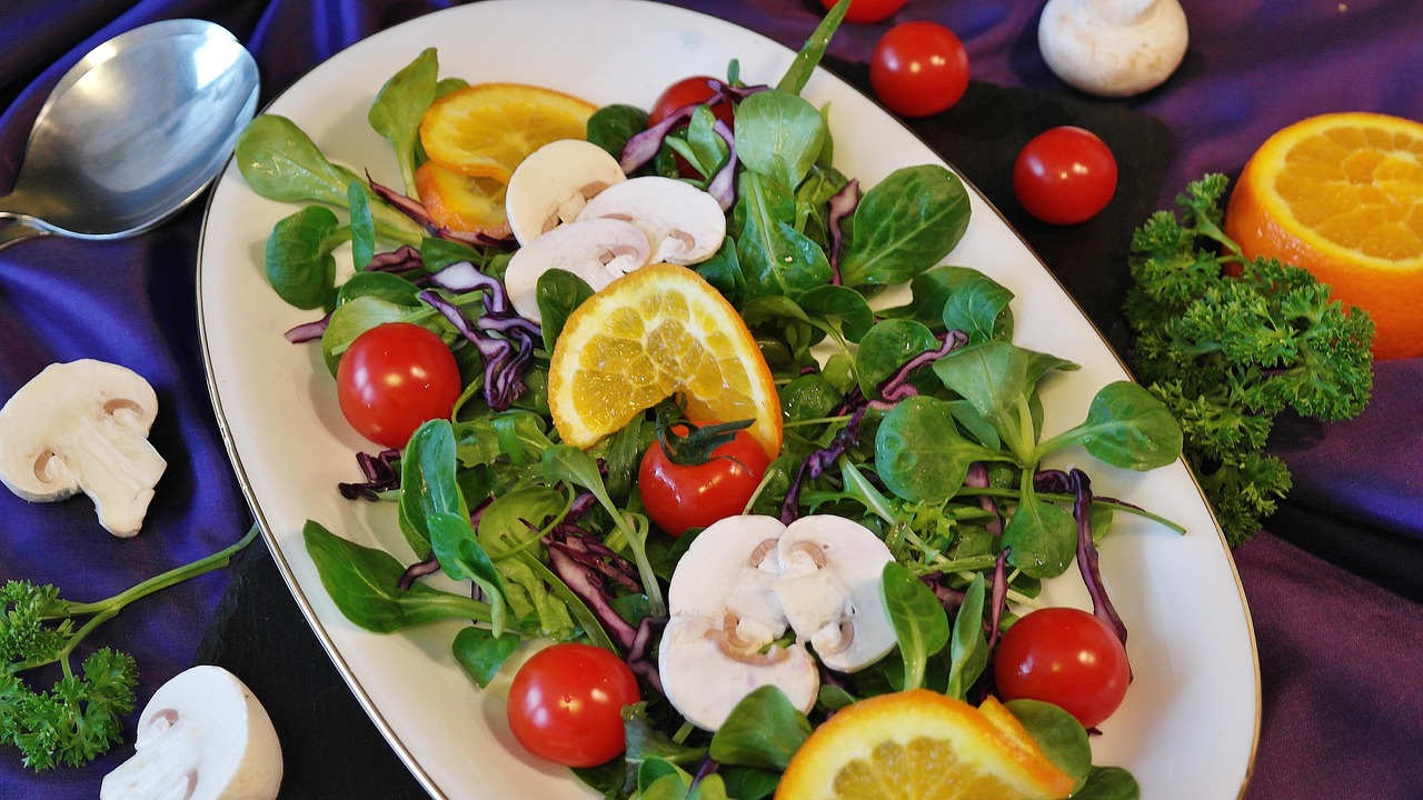Salad Season is Here! – A Market Basket of Nutrition Services
