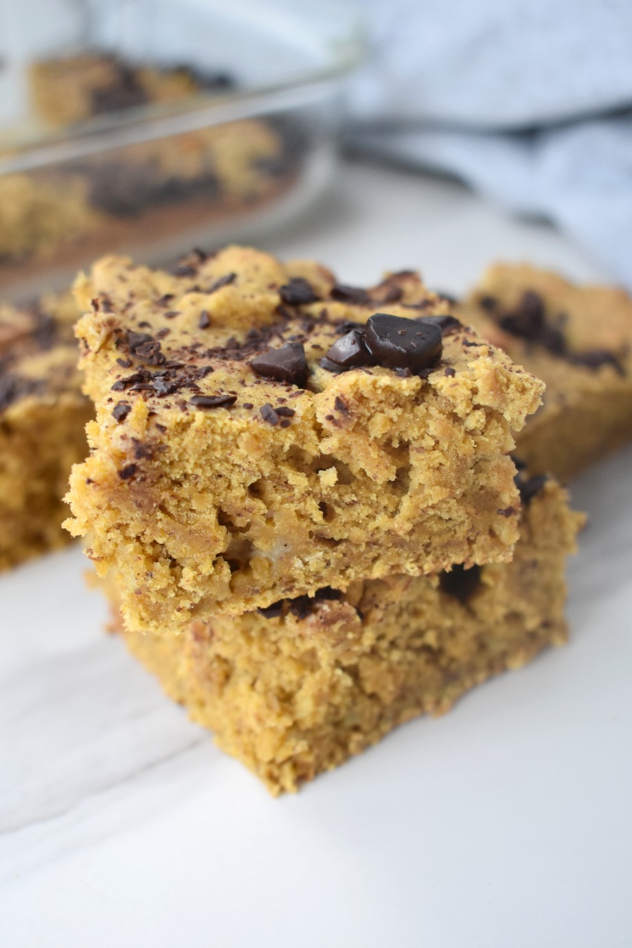 Banana Oat Breakfast Bars | The Nutritionist Reviews