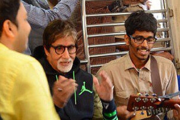 How Saurabh Nimbkar Uses a Guitar and Mumbai Locals To Fight Cancer