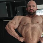 Fix Your Cable Lateral Raise With a Pro Bodybuilder’s Setup