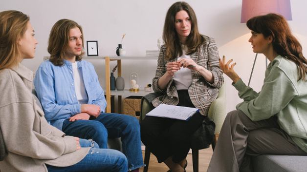How Alcohol Addiction Therapists Venice Can Support Recovery