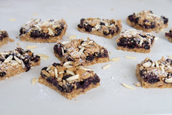 Blueberry Crumble Bars – Eat Well NZ