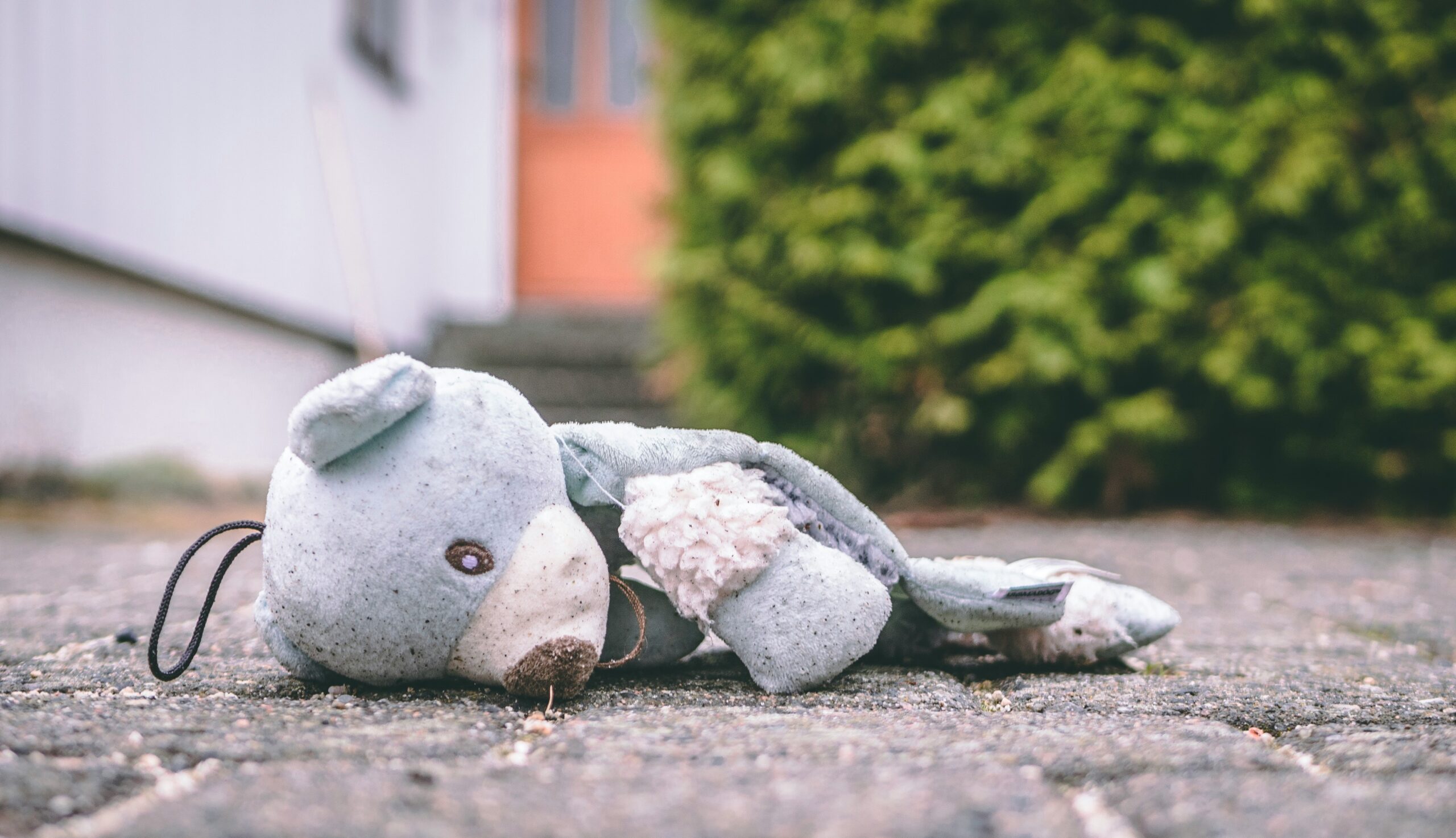 Childhood adversity and the risk of psychosis