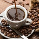 Drinking coffee at night increases impulsive behavior