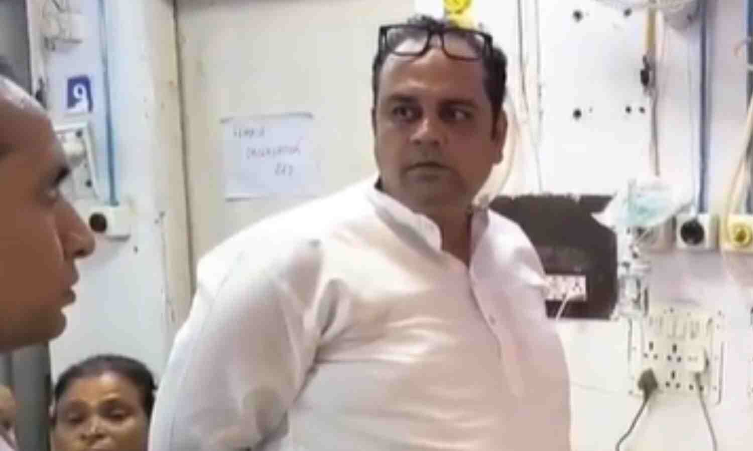 Dr Pankaj Kumar Singh’s visit to Najafgarh hospital sparks debate over faulty oximeter