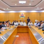 CM Siddaramaiah pays surprise visit to Victoria Hospital, calls for expansion