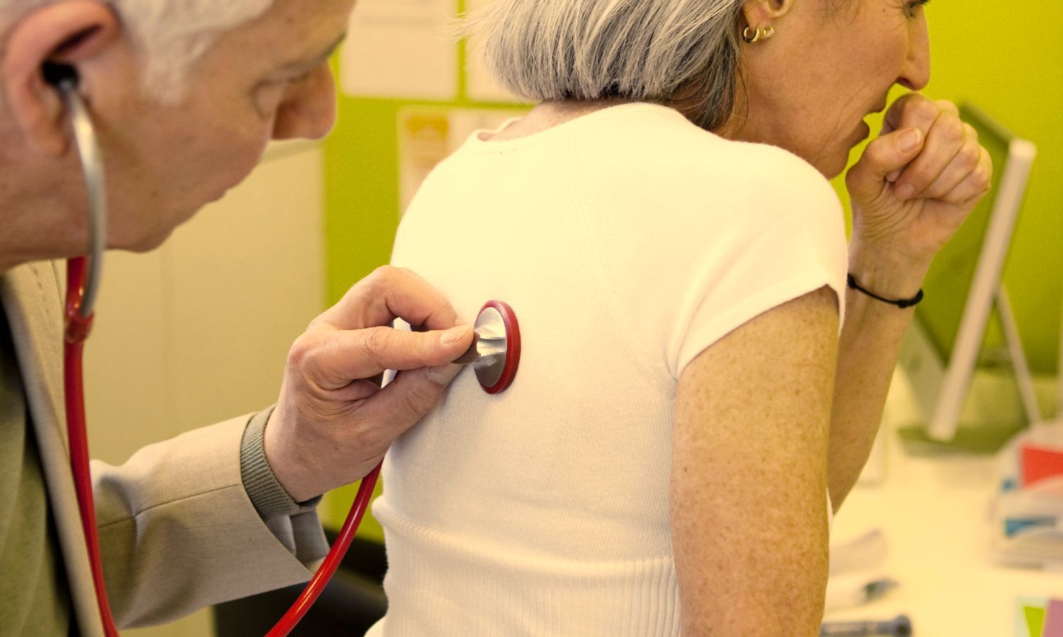 Long-Term Passive Smoking Doubles COPD Risk in Women, Study Finds