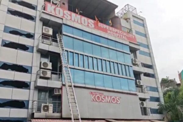 Fire at Anand Vihar Hospital kills 1, Injures 10
