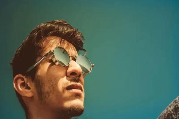 5 Reasons to Wear Sunglasses Outdoors