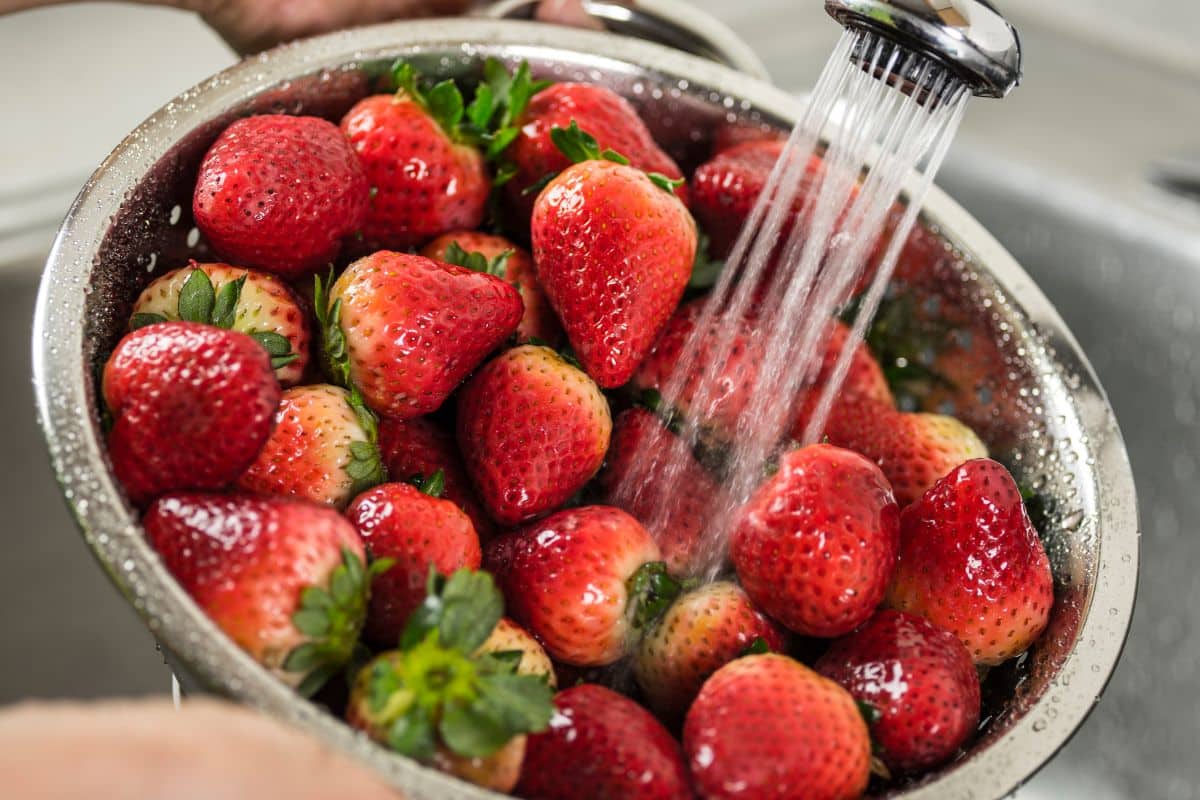 What is eat cleaner made of ?