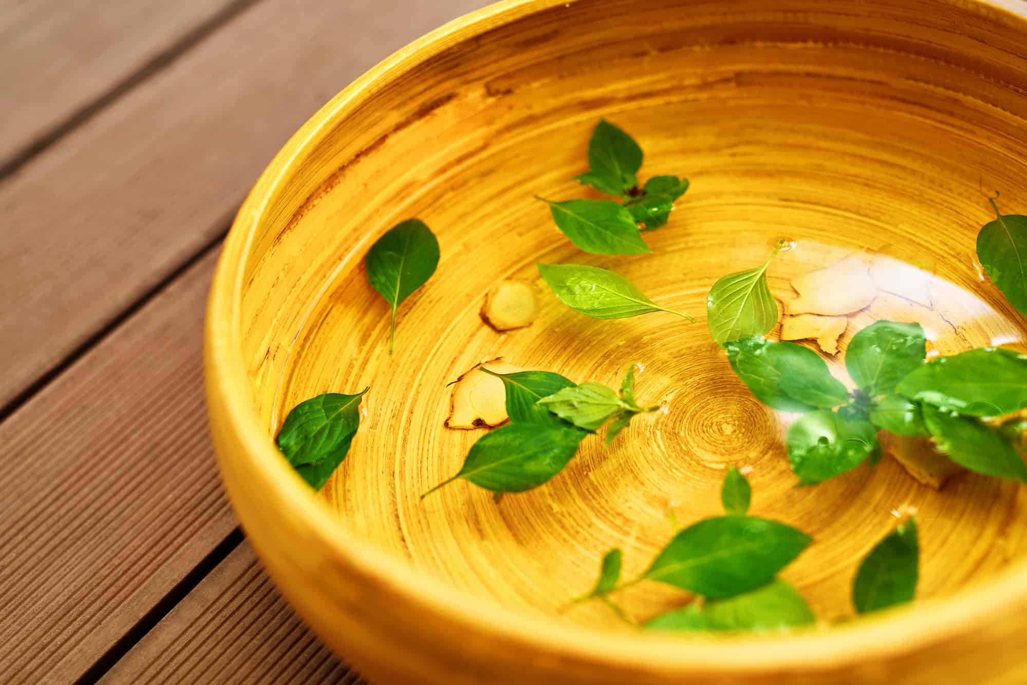 DIY Ginger And Peppermint Foot Soak
