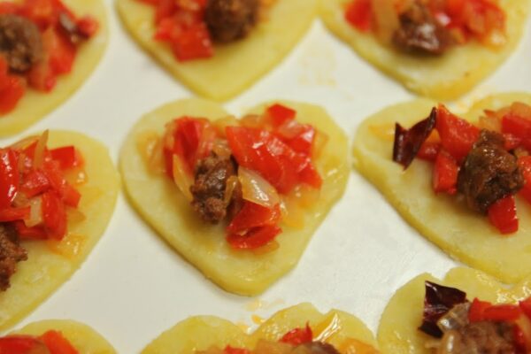 Simply Organic Recipes – Home-grown home-made food, health and beauty: Mini Potato Pies à l’andalouse. Mazagran with spicy sausage & red peppers. Gluten-free