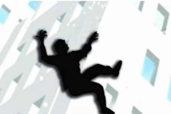 NRI Medical College Vishakhapatnam MBBS student commits suicide