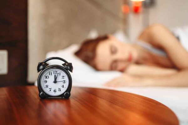 Sleep problems in early teens associated with future self-harm: Study