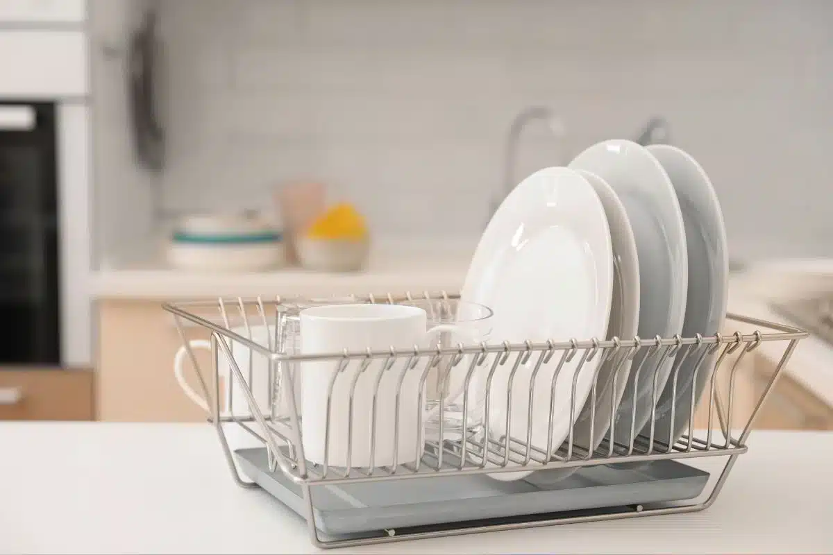 Say goodbye to dish rack in the sink, this new trend takes up no space and keeps your kitchen neat and tidy.