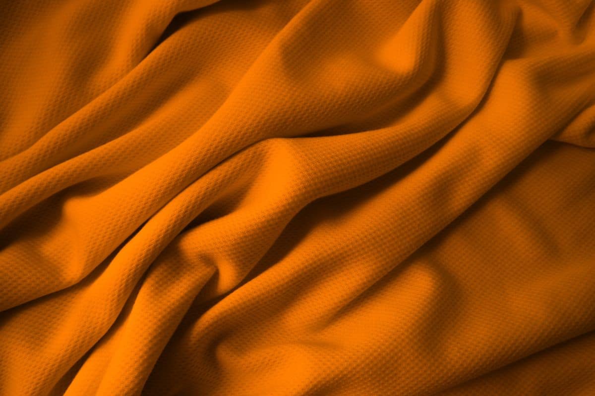 How to get wrinkles out of polyester ?