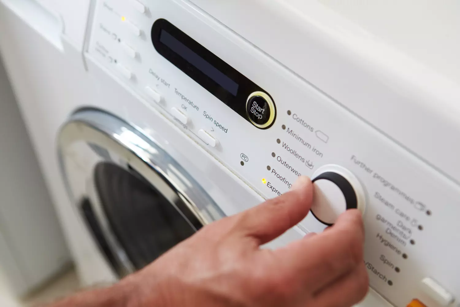 Many people use this washing machine setting, but according to this expert, it’s the worst one.