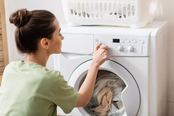 here’s the real best temperature to wash your sheets and kill bacteria