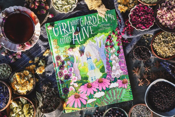 Fostering Children’s Education & Friendships with the Green World + 2 Activities