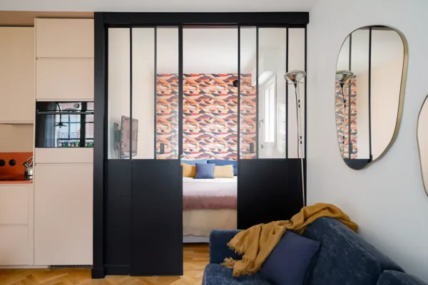 Say goodbye to glass dividing wall, this architect reveals the new trend for elegantly separating two rooms