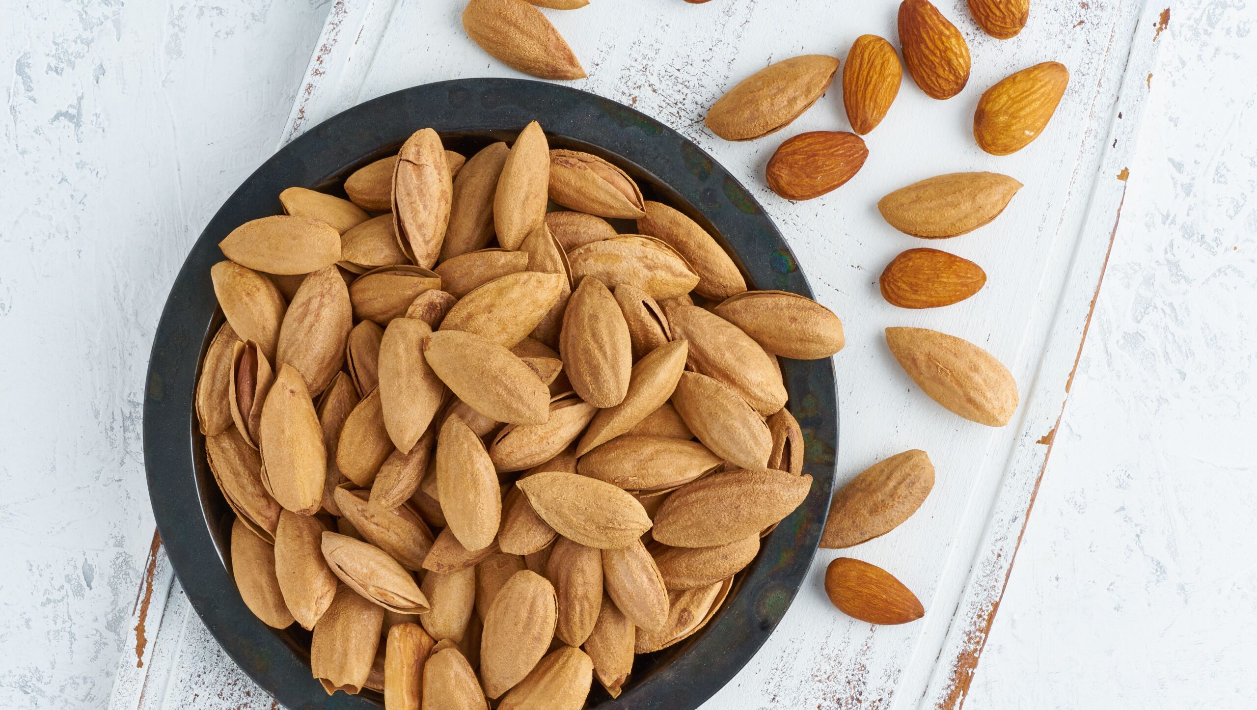 Can Almonds Cause Acid Reflux Symptoms?