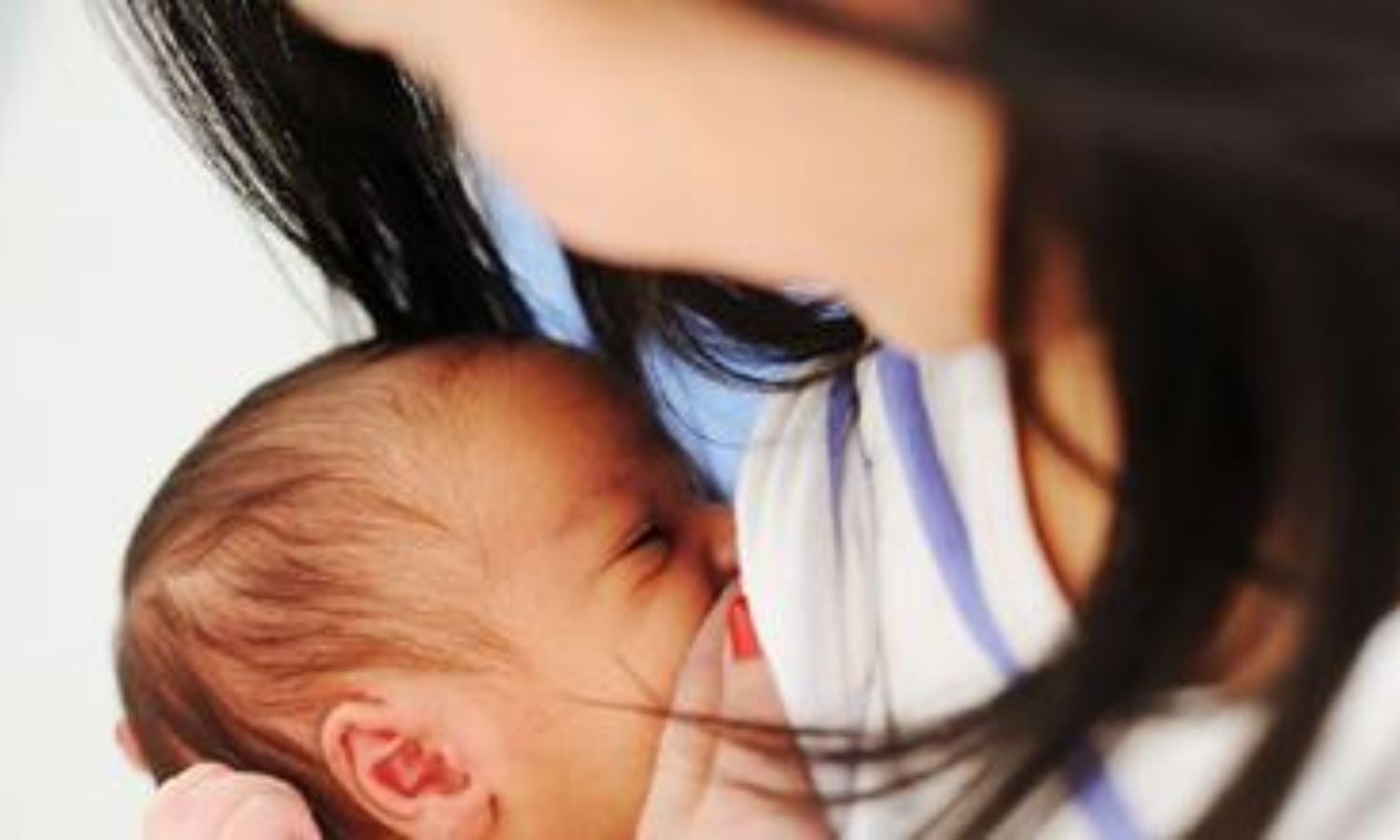 Breastfeeding Safe for At-Risk Neonates Despite Lower Glucose Levels