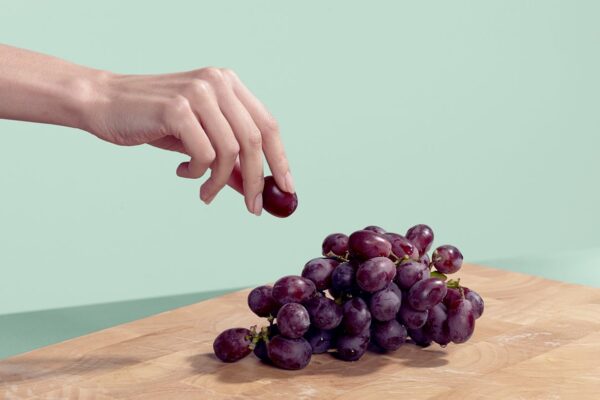 4 Negative Effects of Eating Too Many Grapes