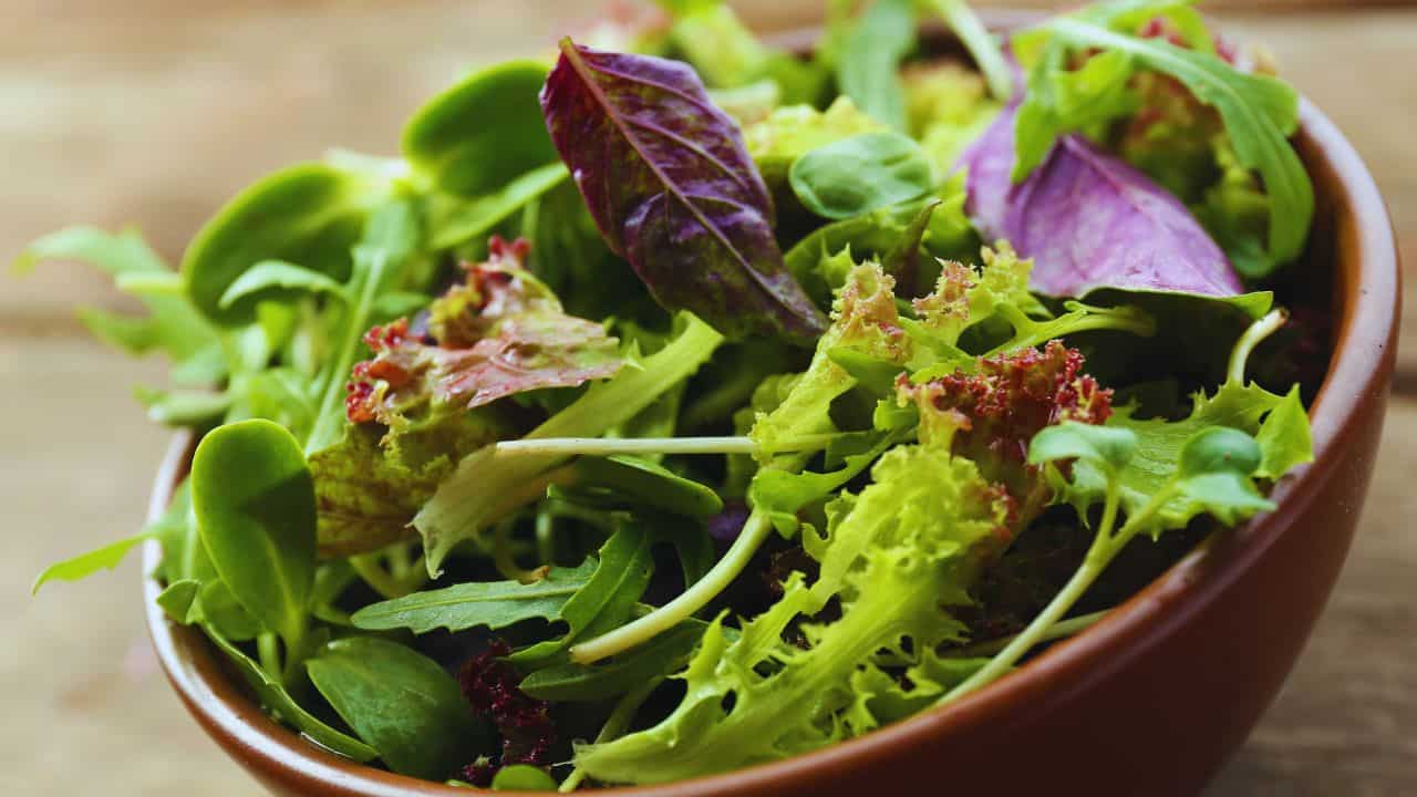 8 Simple Tricks to Prevent Soggy Salad Greens