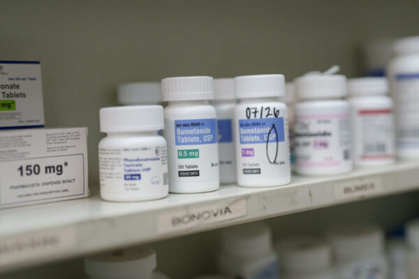 Trump proposes Medicare demos to slash prescription drug prices